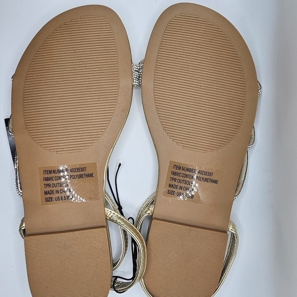 Torrid Triple Band Embroidered Flat Sandals in Gold Size 6.5 WW - Picture 4 of 6